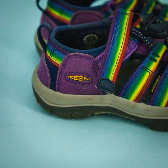 Keen Size 11 Newport H2 Rainbow Purple Outdoor Walking Water Shoes Sandals - Picture 4 of 7
